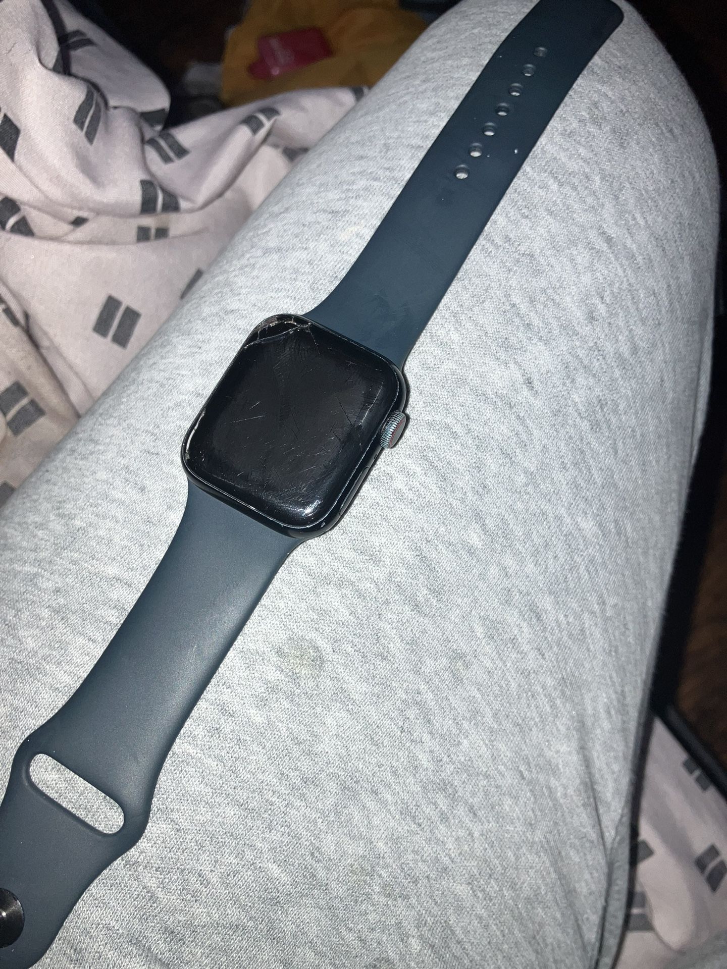 Apple Watch Little Crack No Charger