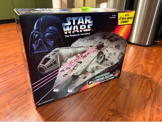 1995 Kenner Star Wars: The Power of the Force Electronic Millennium Falcon (Item No. 69785)
