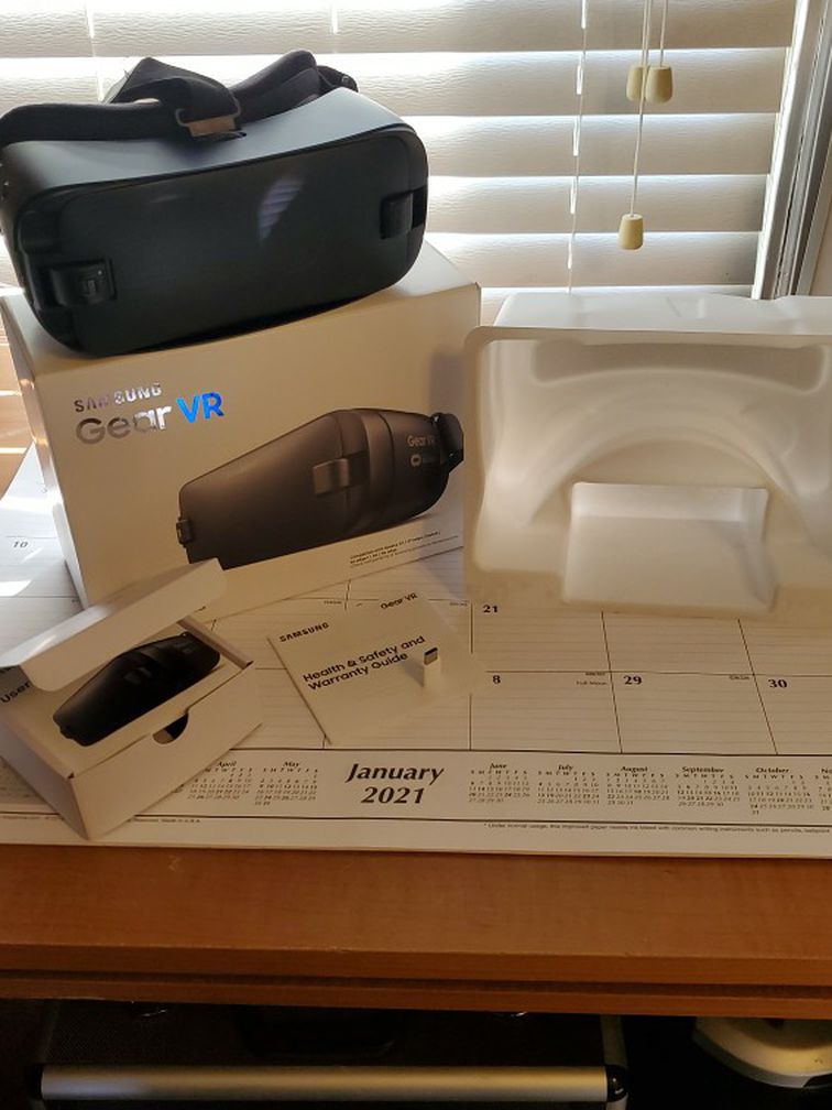 Samsung Gear VR headset Like New With Box! S6 S7 Note5 Galaxy Virtual Reality