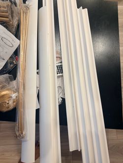 White Ceiling Crown Molding