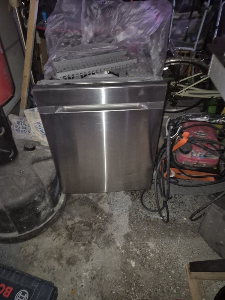 Samsung Dishwasher Pretty New