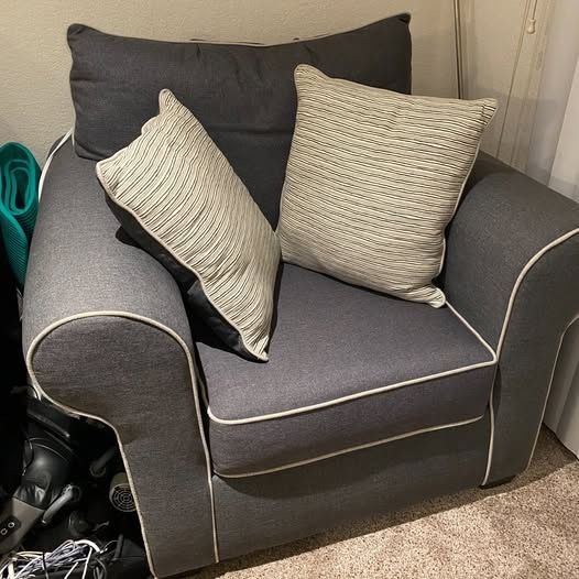 Arm chair sofa - single couch