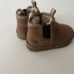 Toddler Size 9 UGG