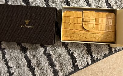 Brand New piel Frama Phone Case