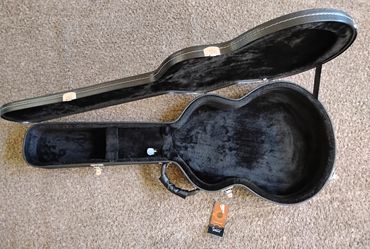Guitar case 335