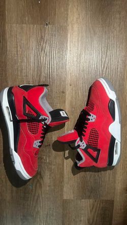 Jordan 4 toro bravo