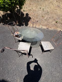 Outdoor table and chairs