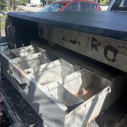 Heavy Duty Truck Bed Tool Box (Bigger of 2)