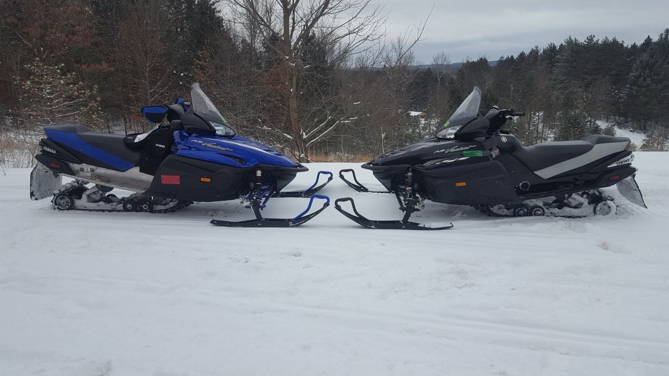 Photo Two Yamaha Vector snowmobiles for stroke 1000cc