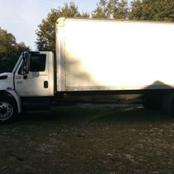 2007 22' International box Truck 