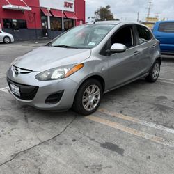 Mazda 2 2012