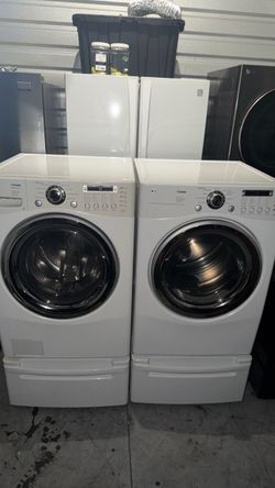 LG Tromm Front-Load Washer and Dryer Set