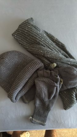 Good fellow Gray Knit Beanie, Scarf, and Gloves Set