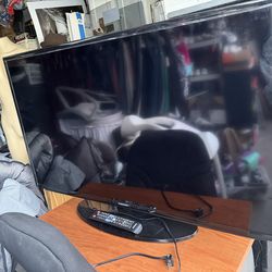 Samsung smart tv 46” $120 pick up only bonanza and lamb