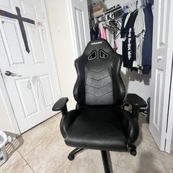 Akracing gaming chair 