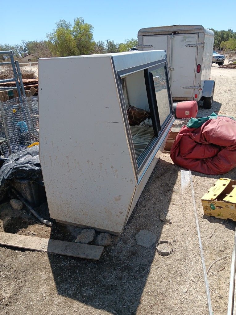 Large cooler (dirty) all glass doors intact