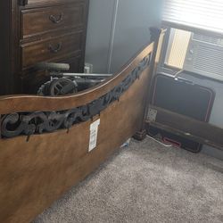 Bedroom Queen Set 