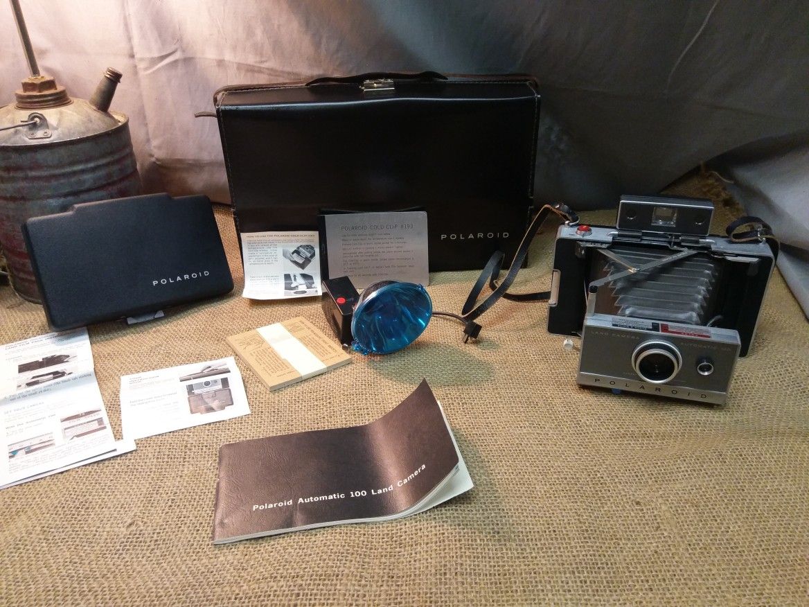 Camera - Polaroid Land camera 100