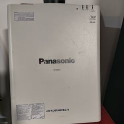 Panasonic PT-DZ570U