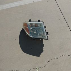 05 To 07 Headlight Nissan Frontier Passenger Side