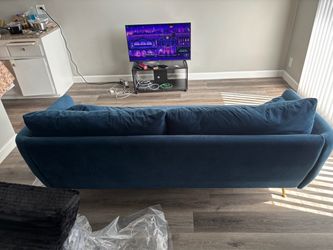 Couch in good condition need gone asap