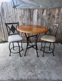 Dining Table With 2 Chairs PENDING PICK UP