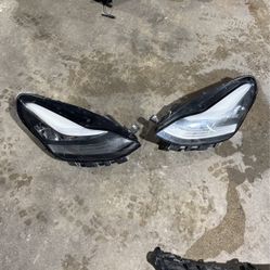2020 Tesla Model 3 Headlights