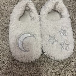 2 Pair Girls Size 13/1 Bedroom slippers 