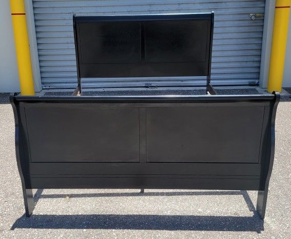 (FREE DELIVERY) Ashley Furniture Queen Sleigh Bed Frame
