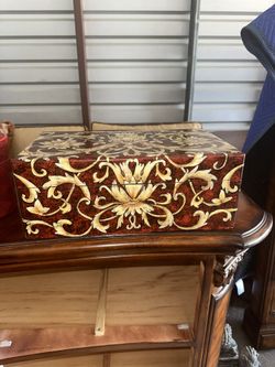 Hand-Painted Floral Keepsake Box – Rich Red & Gold