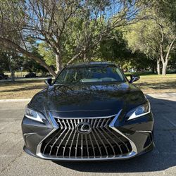 2025 Lexus ES Hybrid