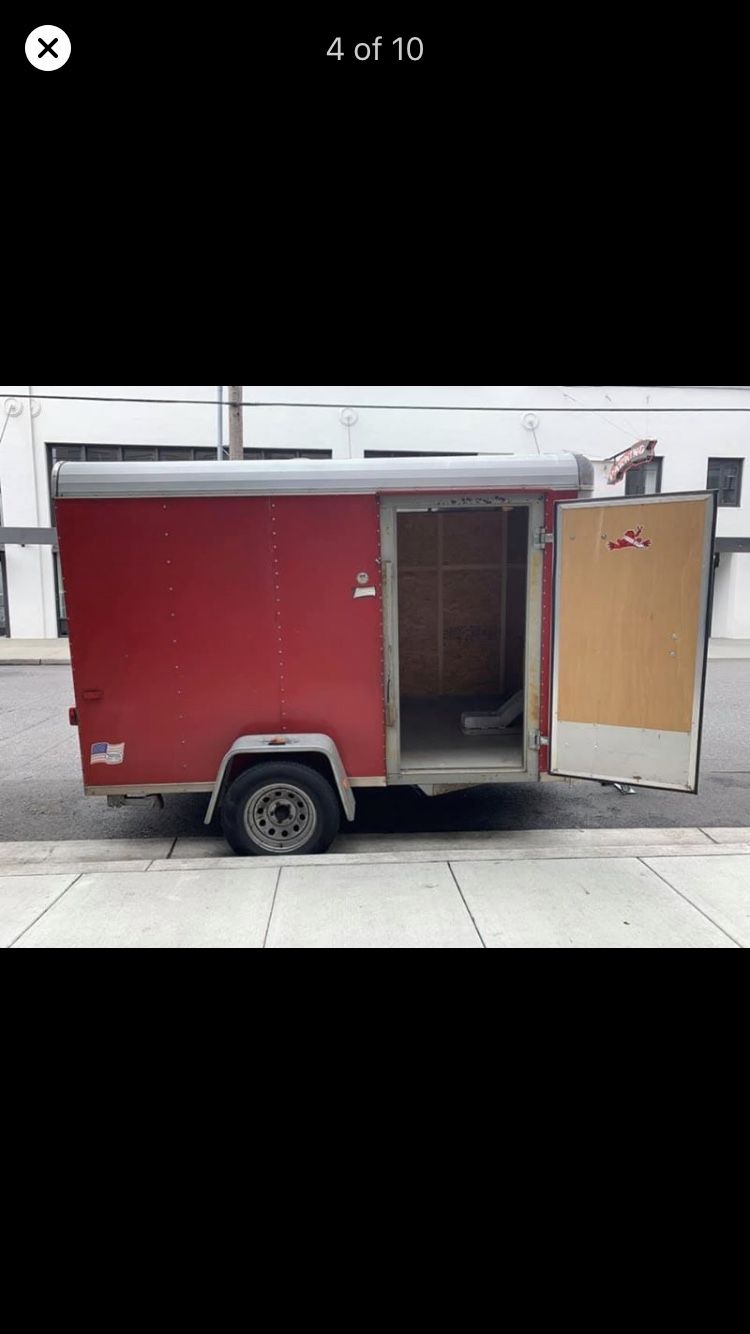 Enclosed trailer 10x6.