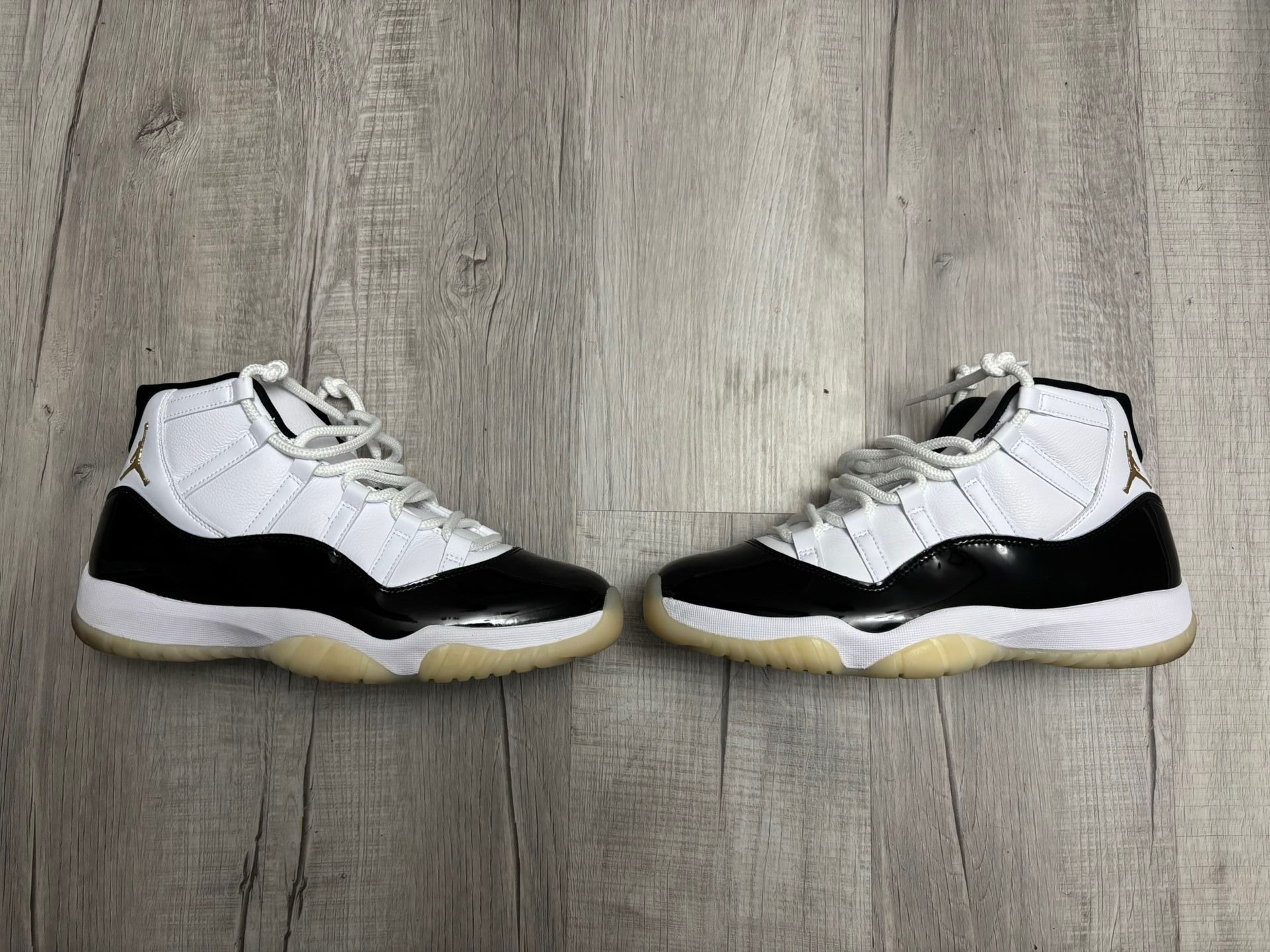 Jordan 12 (Gratitude) Size 11