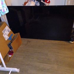 Flat Screen TV Smart TV