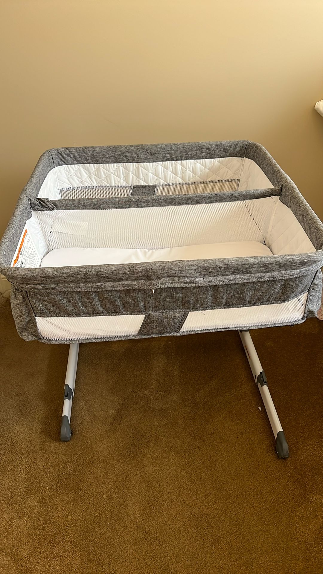 Simmons Twin Bassinet Side Sleeper