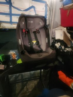 Carseat  safey1st