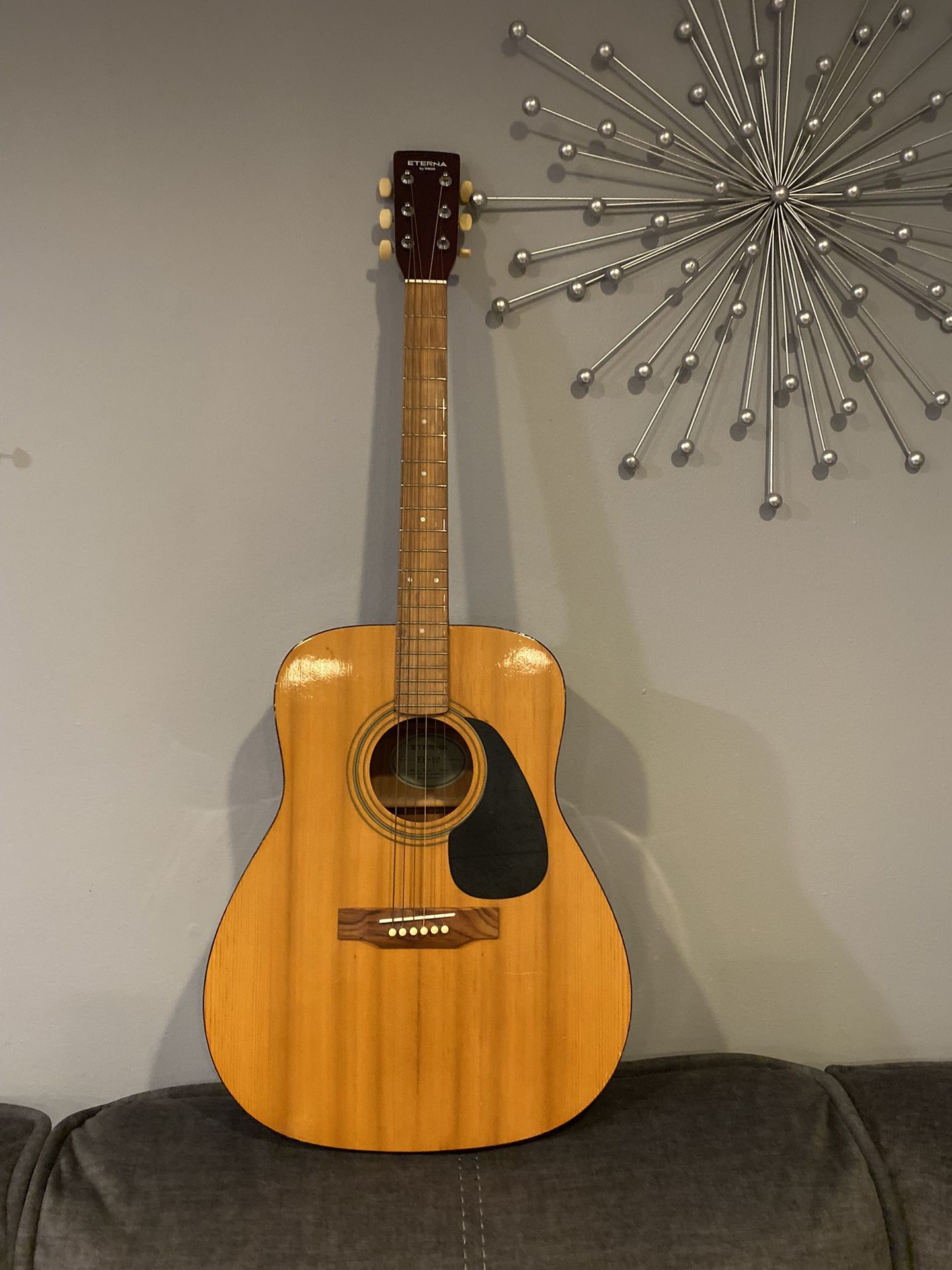 ETERNA BY YAMAHA ACOUSTIC GUITAR -WOODEN
