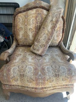 Vintage queen armchair