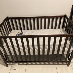Crib And Baby Changing Station