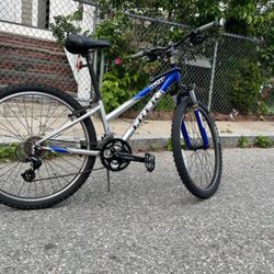 TREK BIKE GOOD CONDITION