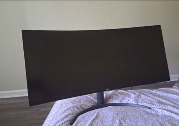 34 Inch 21:9 Curved UltraWide™ QHD 1440P Monitor
34WP60C-B