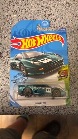 Hot Wheels Jaguar XJ220 Die-Cast Car