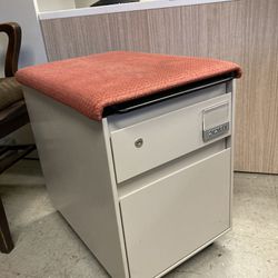 Steelcase Rolling Box/ File Drawer Pedestal With Cushion