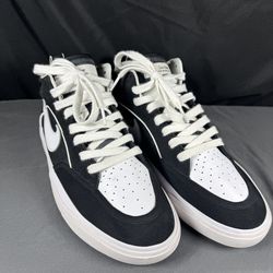 Nike SB React Leo Baker