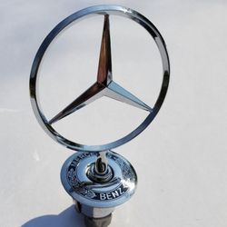 Mercedes Hood Ornament Emblem 