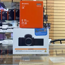 Sony ZV- E10 w/ 11mm F1.8 Bundle