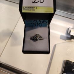 Cluster Ring 10k White Gold 