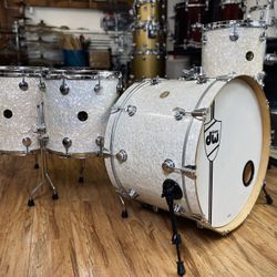 DW Collector’s Series 12/14/16/24 Drum Kit – White Marine Pearl