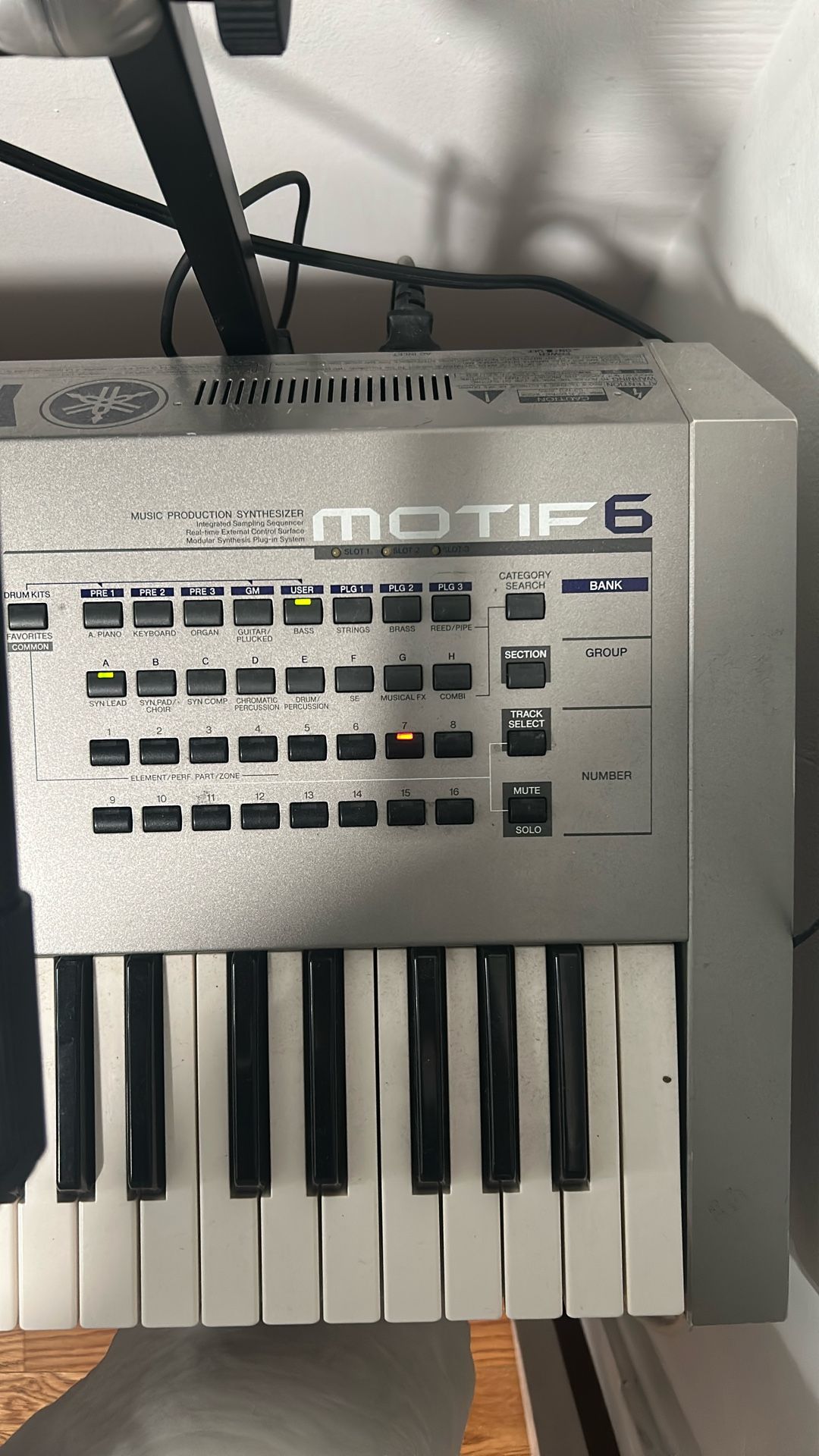 Yamaha Motif6