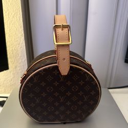 LV PURSE